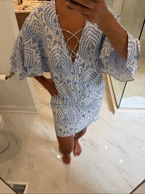 INTERMIX silk blue floral dress w butterfly sleeves